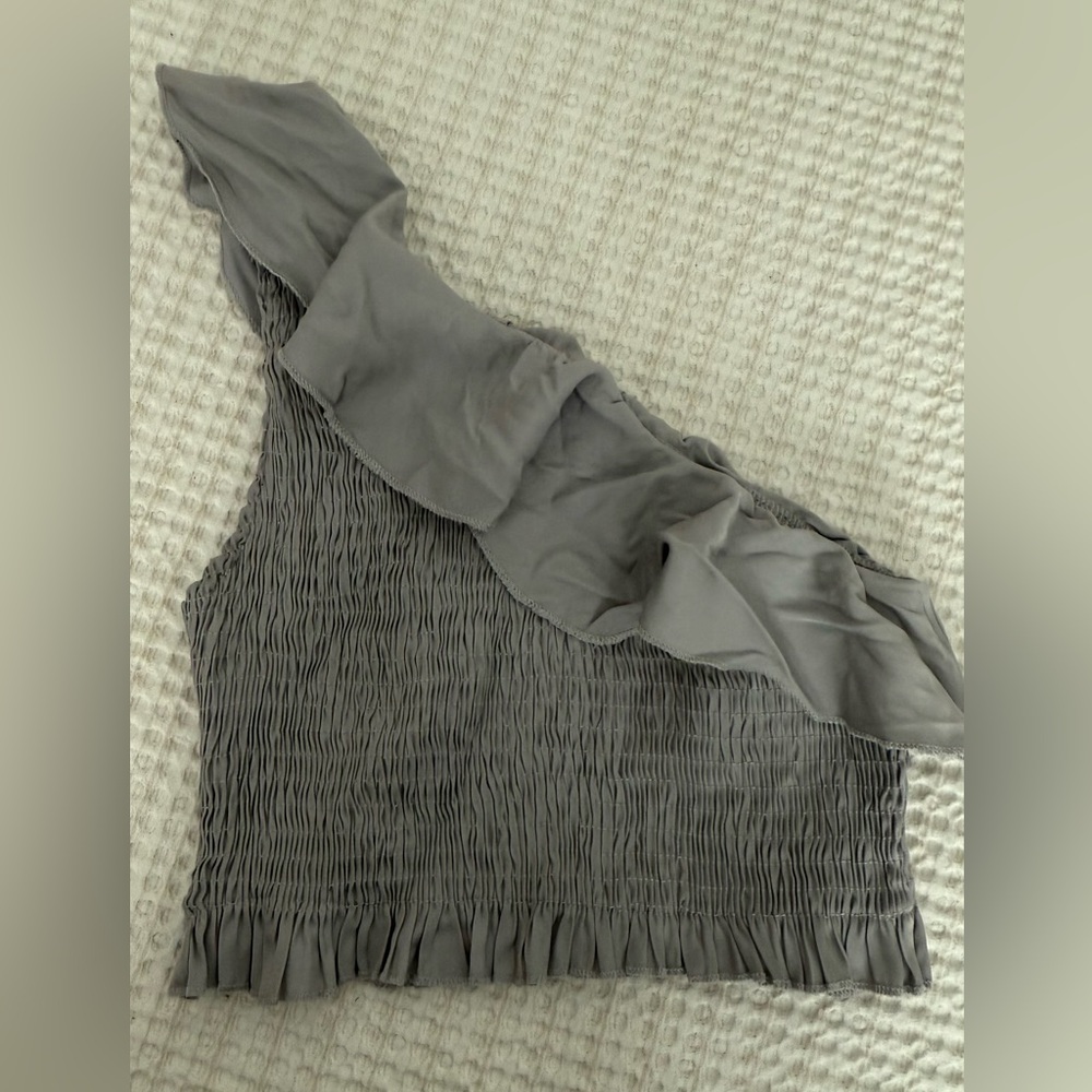 SHEIN Gray Asymmetrical Ruffled One-Shoulder crop top